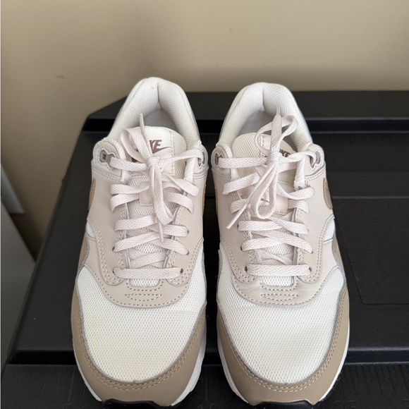 Nike Air Max 1 - Picture 1 of 3